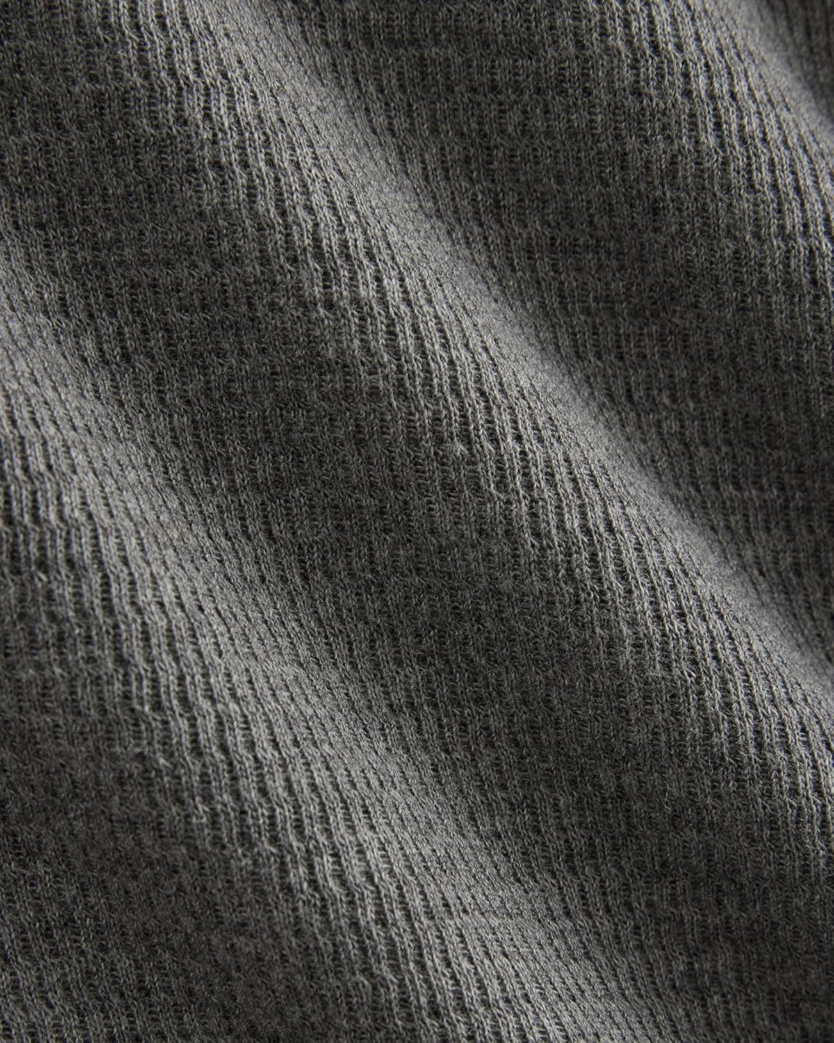 image:imageEverlane Mens Everlane Thermal Crew in Cozy WaffleHeathered Charcoal