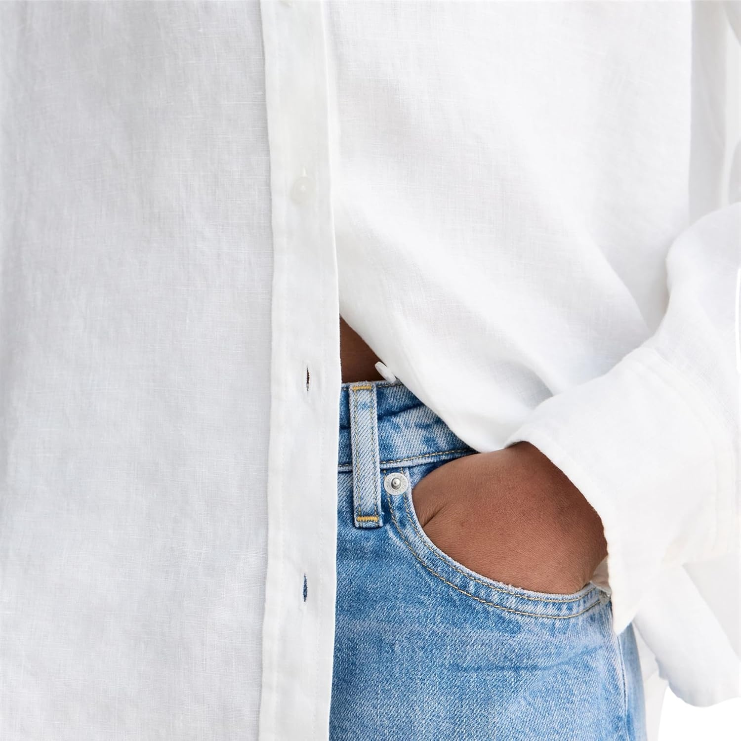 image:imageEverlane Womens The MustHave Linen Shirt Relaxed Fit ButtonDown in Certified European Flax LinenWhite