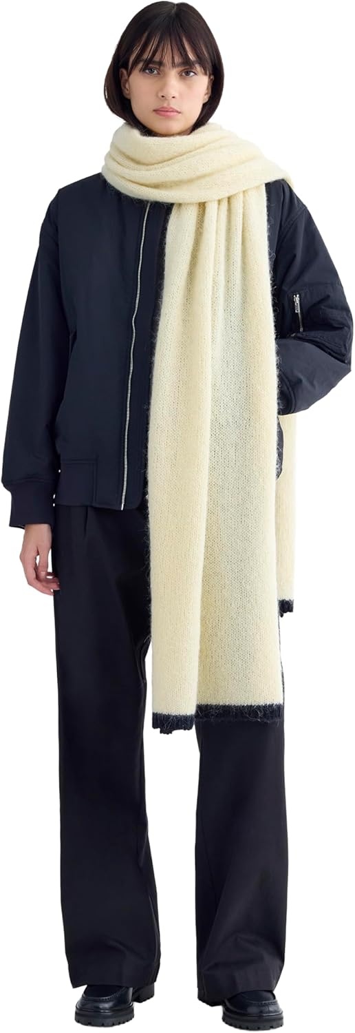 image:imageEverlane Plush Alpaca ScarfBone Black