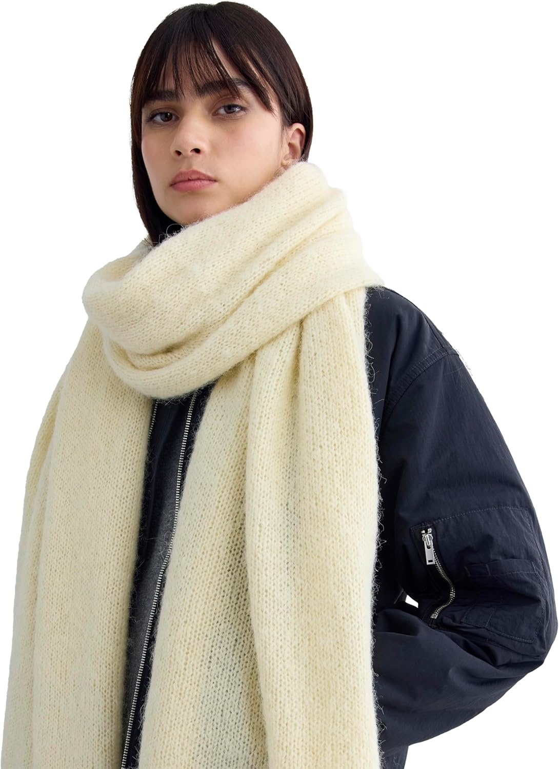 image:imageEverlane Plush Alpaca ScarfBone Black