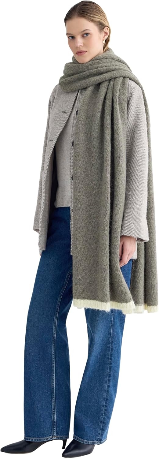 image:imageEverlane Plush Alpaca ScarfMid Grey Heather Bone