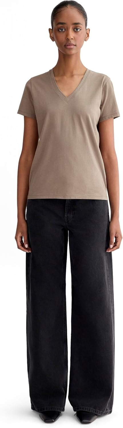 image:imageEverlane Womens The Slim VNeck Tee in Essential CottonClay